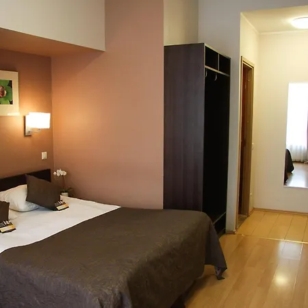 By Unique טאלין