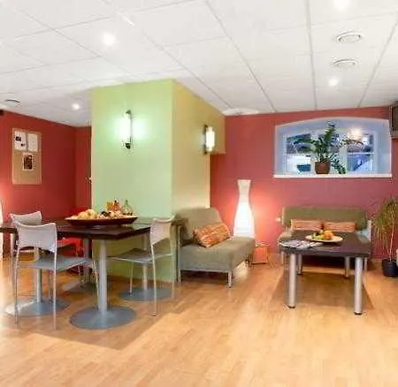 By Unique מלון 2*