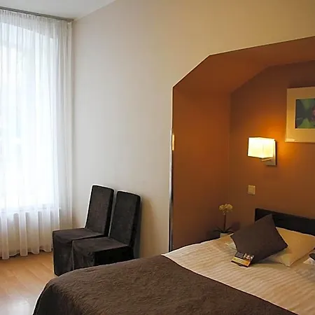 Hotel By Unique 2*