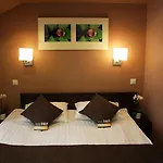 Hotel By Unique